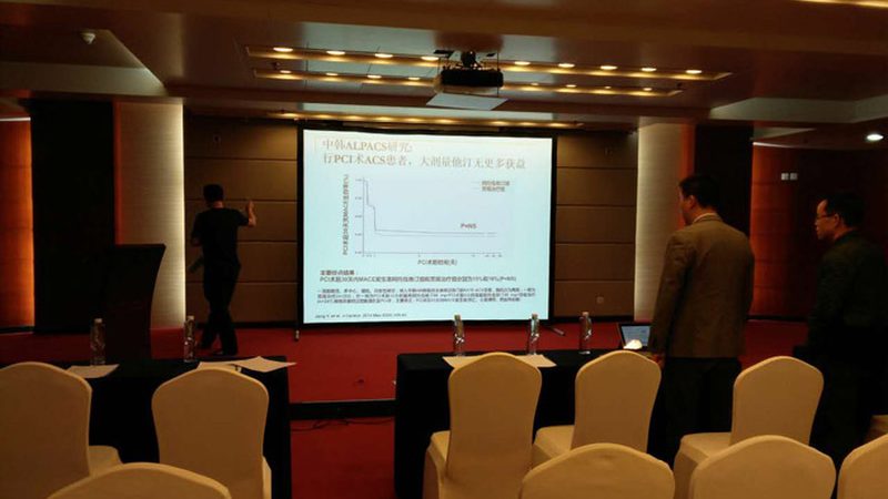 师资背景是判断老师资质的关键。可以从以下几个方面了解：