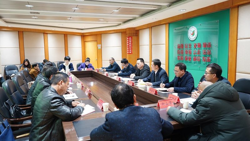 根据相关行业标准和实践经验，焊工培训实操基地的场地面积一般应满足以下标准：